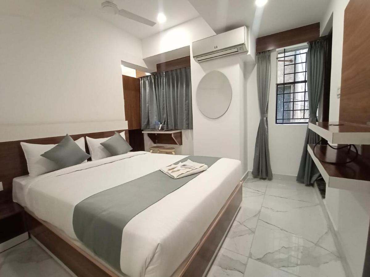 Hotel Royal N Deluxe Bangalore Esterno foto